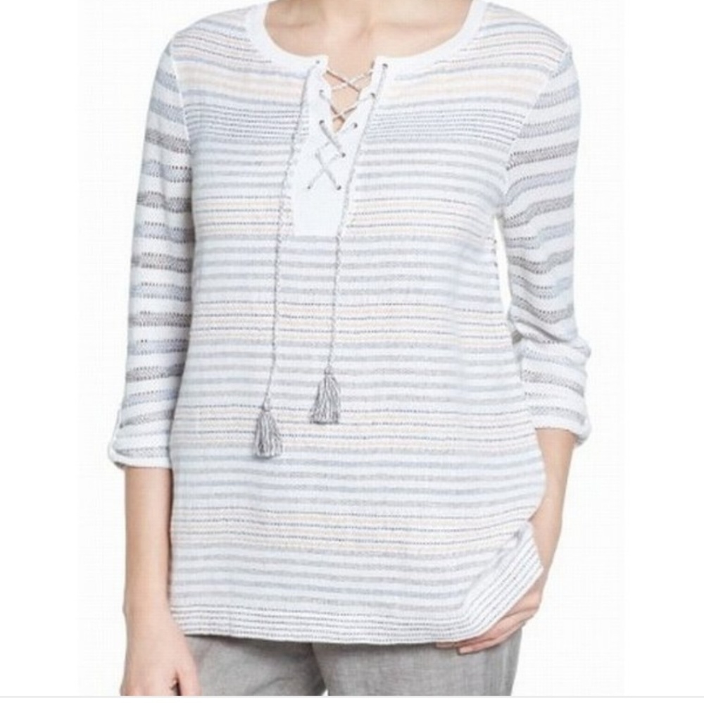 N I C + Z O E  Lace up top